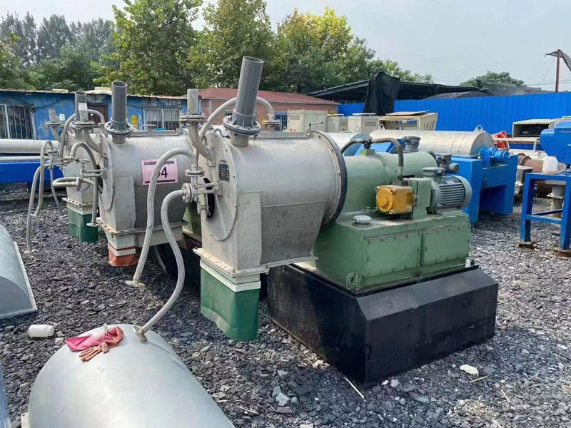 雙極推料離心機(jī) (2)